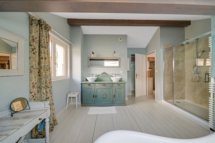 Image No.9-7 Bed House for sale