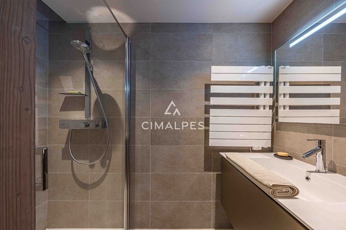 Image No.12-2 Bed Apartment for sale