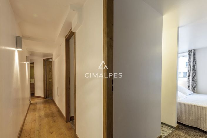 Image No.15-5 Bed Apartment for sale