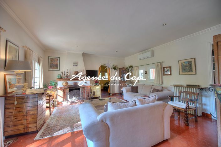 Image No.11-5 Bed House for sale