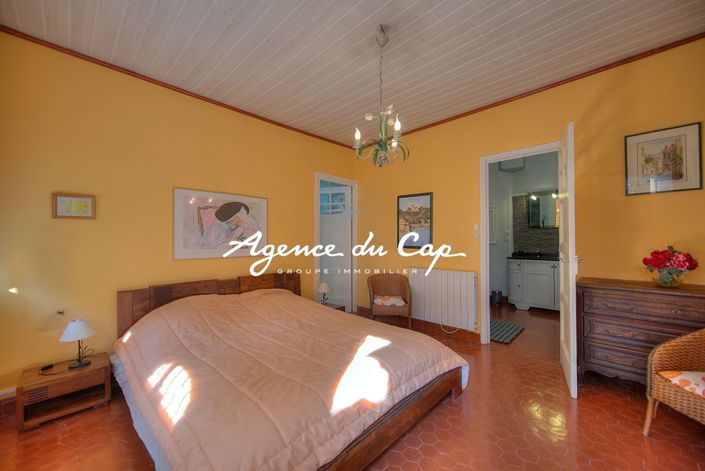 Image No.15-5 Bed House for sale