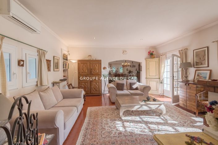 Image No.5-5 Bed House for sale