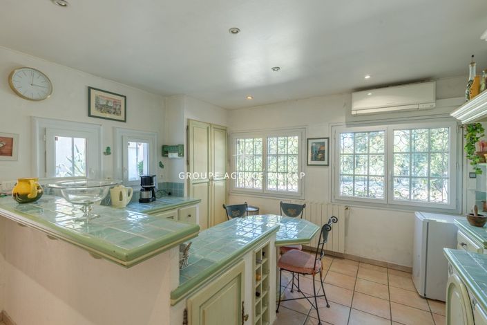 Image No.9-5 Bed House for sale