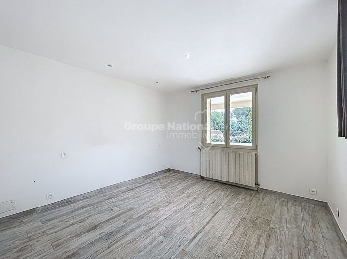 Image No.11-Propriété de 7 chambres à vendre à Orgon