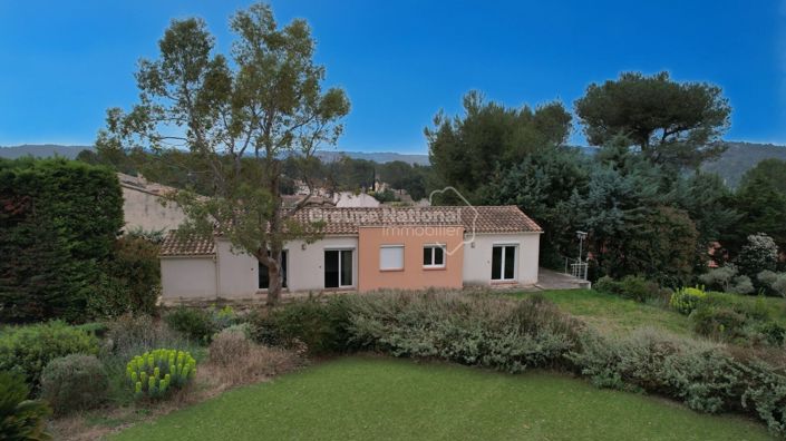 Image No.3-Propriété de 7 chambres à vendre à Orgon