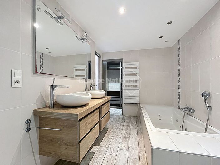 Image No.8-Propriété de 7 chambres à vendre à Orgon