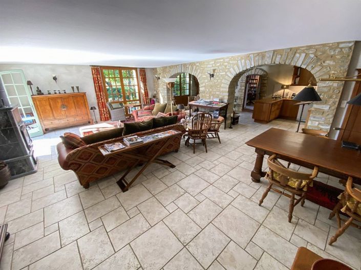 Image No.11-3 Bed House for sale