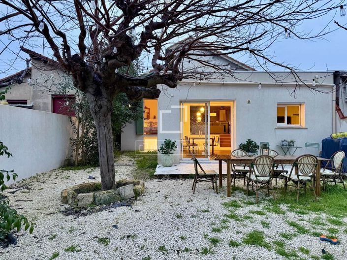 Image No.11-3 Bed House for sale