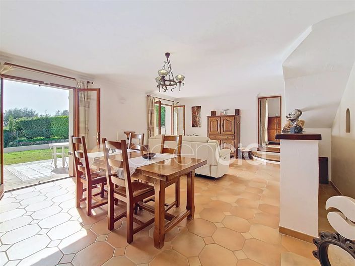 Image No.6-Maison de 3 chambres à vendre à Châteauneuf-Grasse