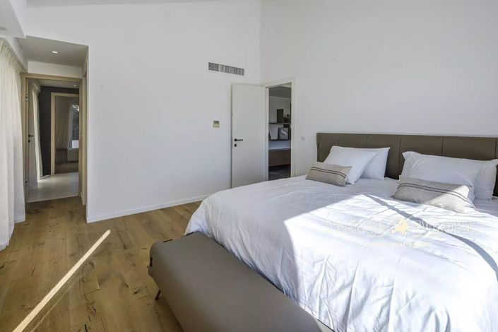 Image No.12-4 Bed Apartment for sale