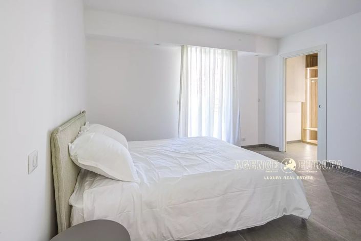 Image No.18-4 Bed Apartment for sale