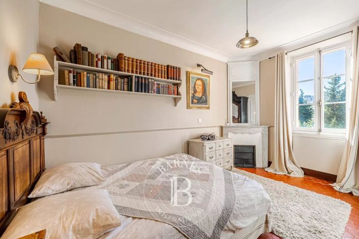 Image No.11-5 Bed House for sale