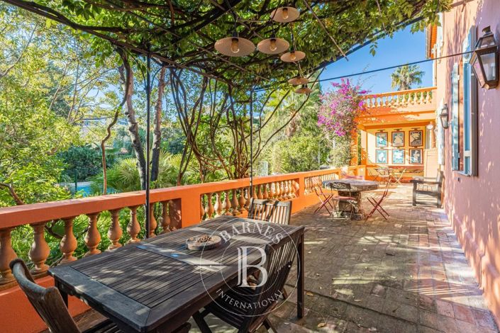 Image No.13-5 Bed House for sale