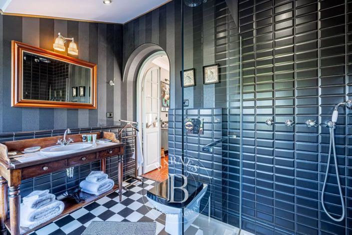 Image No.7-5 Bed House for sale