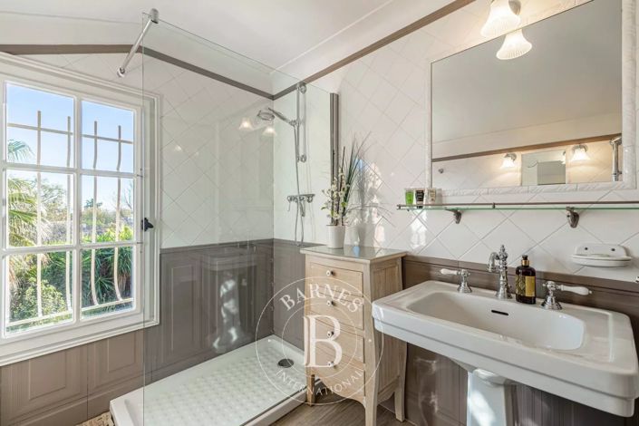 Image No.9-5 Bed House for sale