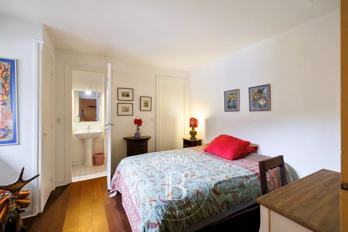 Image No.12-5 Bed House for sale