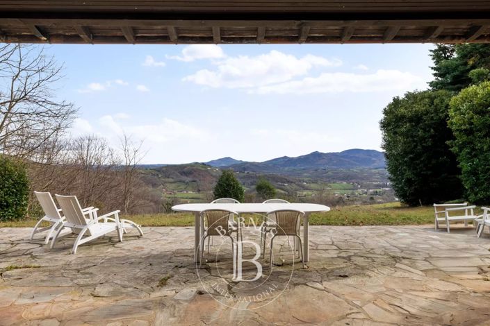 Image No.3-5 Bed House for sale