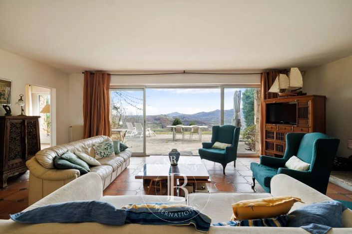 Image No.4-5 Bed House for sale