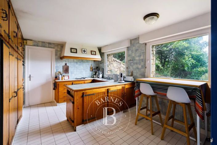 Image No.7-5 Bed House for sale