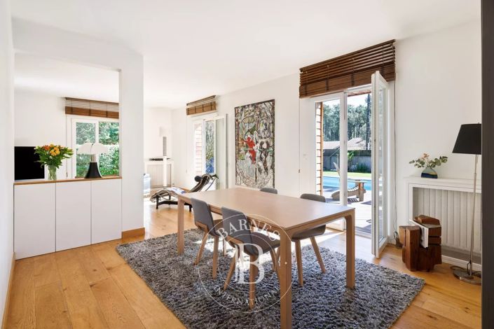 Image No.10-5 Bed House for sale