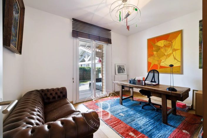 Image No.13-5 Bed House for sale