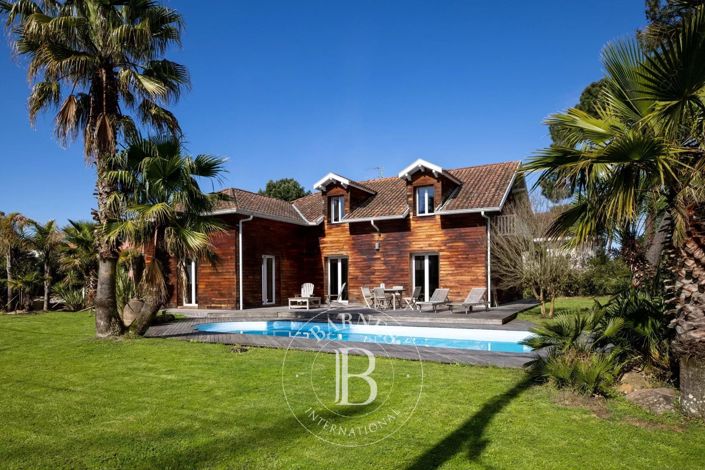 Image No.2-5 Bed House for sale