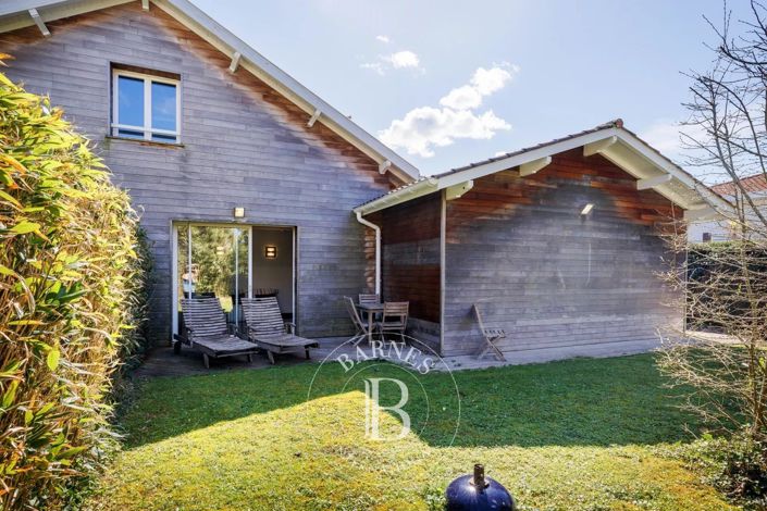 Image No.20-5 Bed House for sale