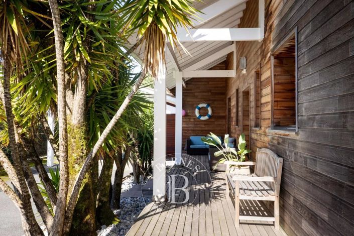 Image No.6-5 Bed House for sale