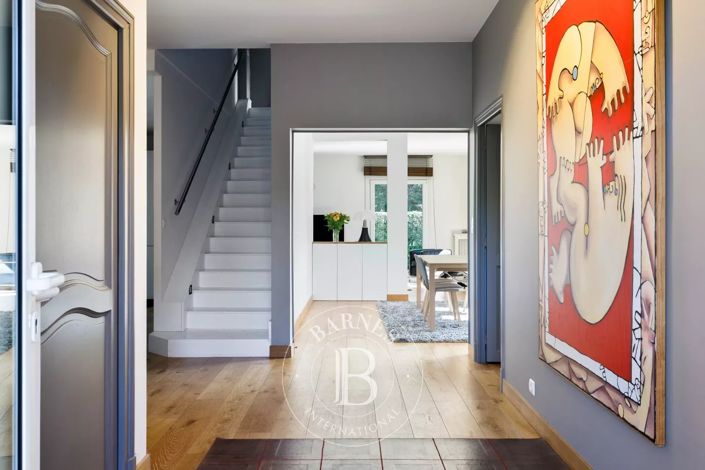 Image No.7-5 Bed House for sale