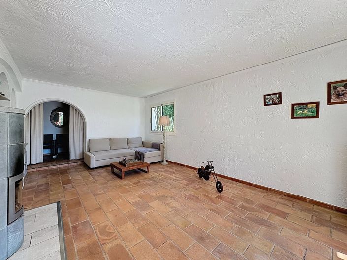 Image No.16-5 Bed House for sale