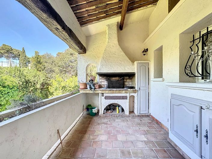 Image No.22-5 Bed House for sale