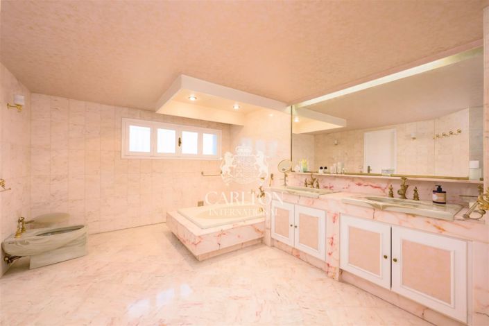 Image No.10-7 Bed House for sale