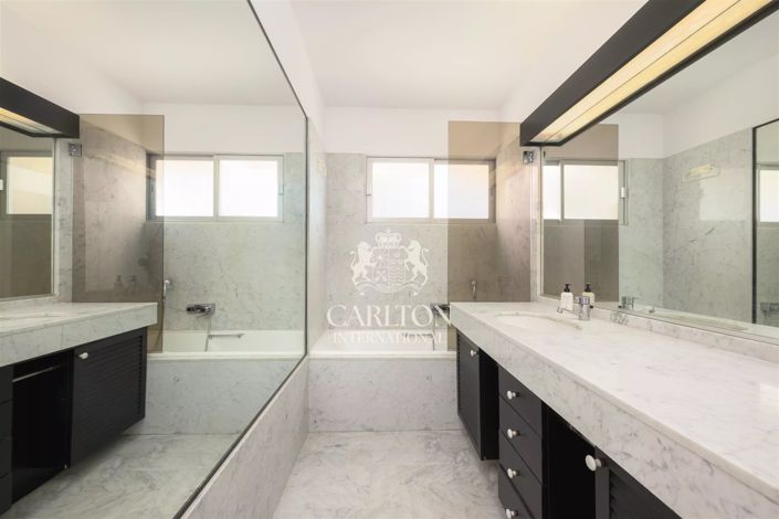 Image No.15-7 Bed House for sale