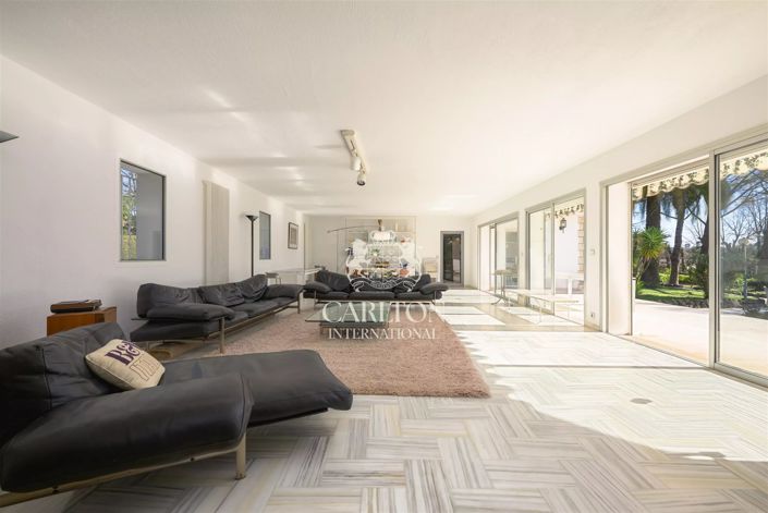 Image No.4-7 Bed House for sale