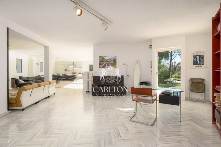 Image No.8-7 Bed House for sale