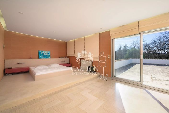 Image No.9-7 Bed House for sale