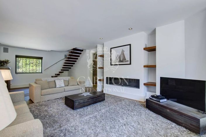 Image No.18-5 Bed House for sale