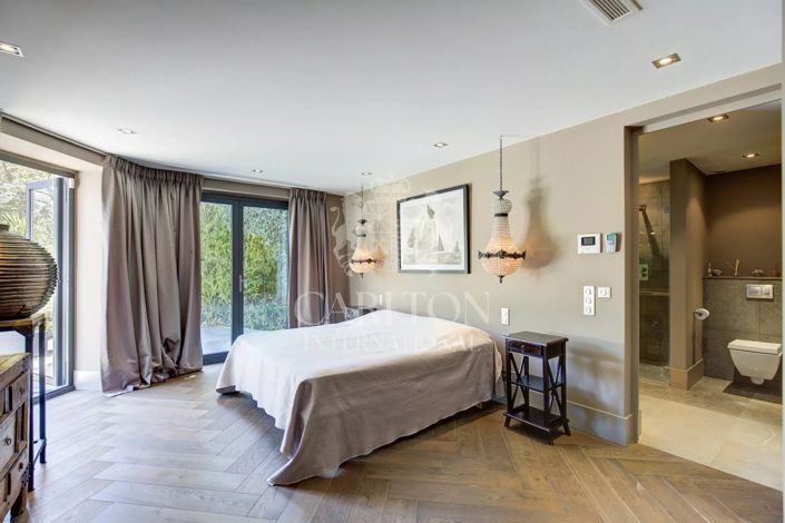 Image No.24-5 Bed House for sale