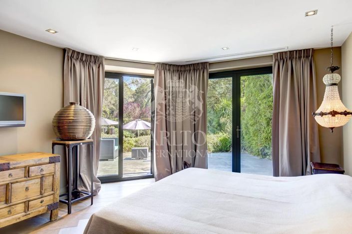 Image No.25-5 Bed House for sale