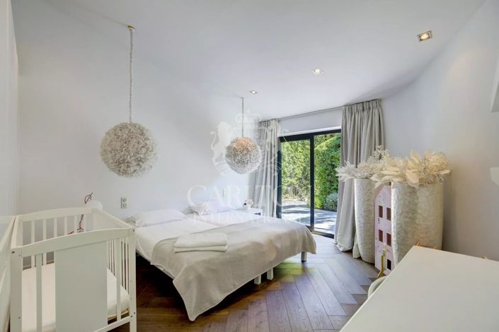 Image No.31-5 Bed House for sale