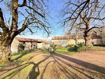 1 - Piegut-Pluviers, Maison