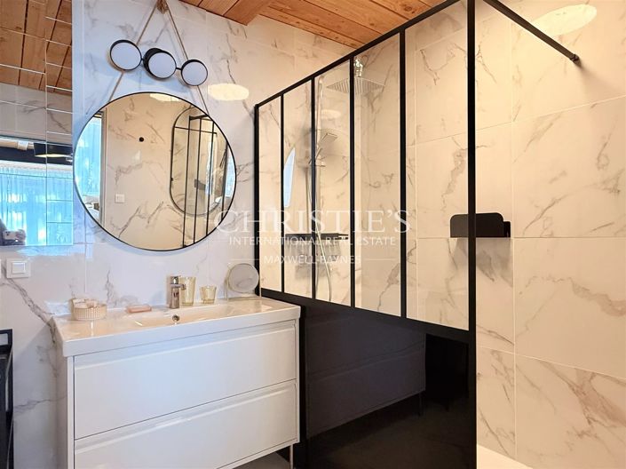 Image No.13-9 Bed House for sale