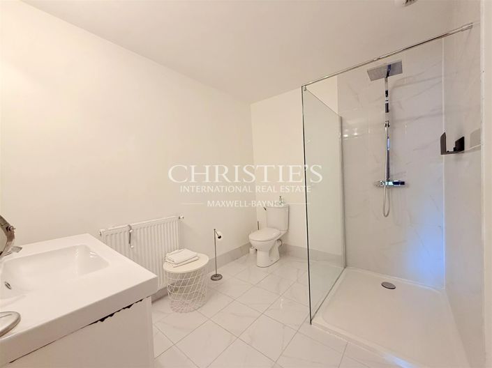 Image No.19-9 Bed House for sale