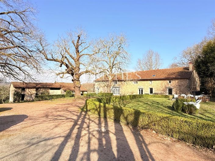 Image No.2-Maison de 9 chambres à vendre à Piegut-Pluviers