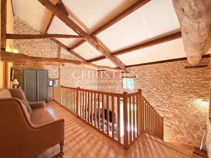 Image No.24-9 Bed House for sale