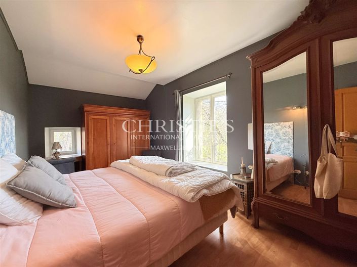 Image No.30-9 Bed House for sale