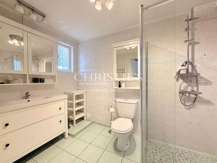 Image No.36-9 Bed House for sale