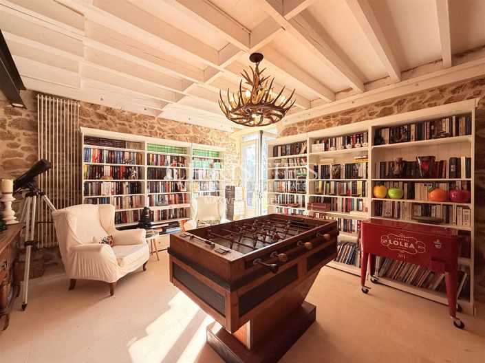 Image No.38-9 Bed House for sale