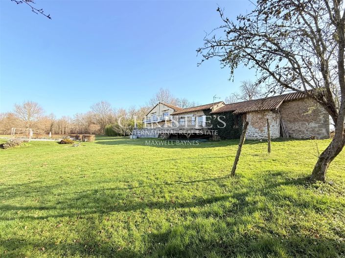 Image No.5-9 Bed House for sale