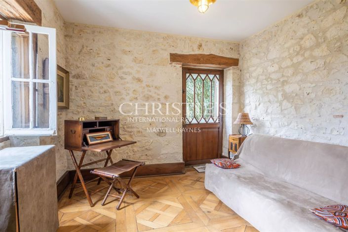 Image No.24-9 Bed House for sale